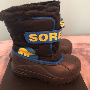 Sorel kids snow commander boots size 12 NIB